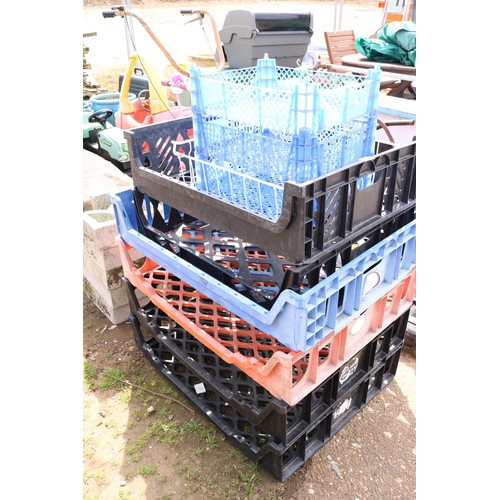 72 - Qty of plastic crates/trays