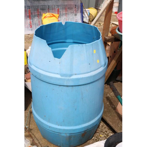 74 - pair of large trays/blue water butt/2 buckets & tools