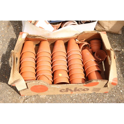 88 - 2 x boxes of small terracotta pots