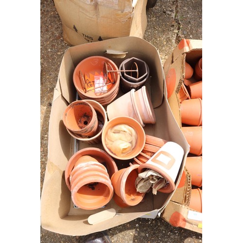 88 - 2 x boxes of small terracotta pots