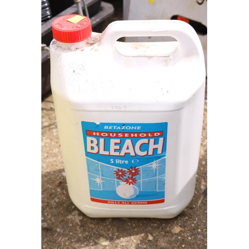 103 - 1 x container of bleach & 1 x hyper clean