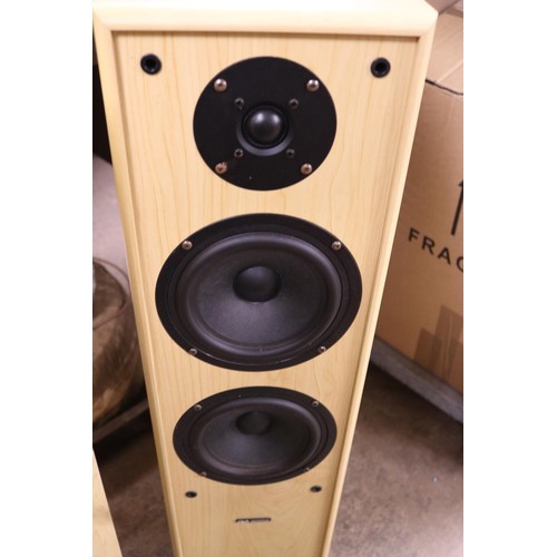 113 - 2 acoustic speakers