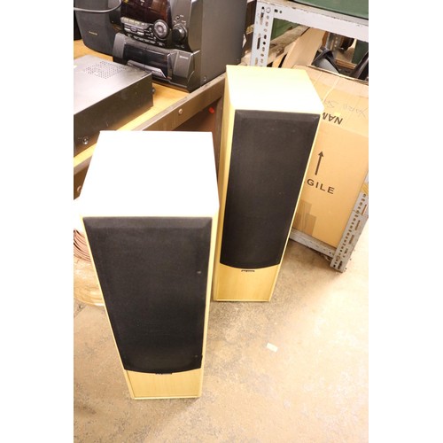 113 - 2 acoustic speakers