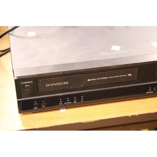 116 - Daewood VCR/DVD recorder HDMI - warranted until 12 noon Tuesday following the above sale