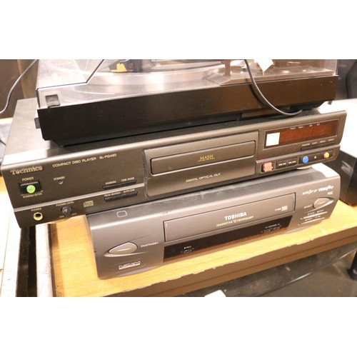 118 - Toshiba video, record deck, match DVD player-100 until 12 noon Tuesday following the above sale