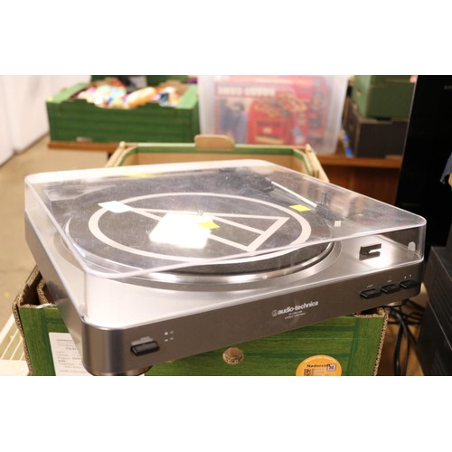 125 - Audio - Technica turntable - warranted until 12 noon Tuesday following the above