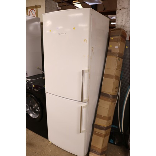 140 - Bosch fridge/freezer - warranted until 12 noon Tuesday following the above sale