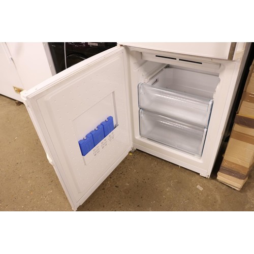 140 - Bosch fridge/freezer - warranted until 12 noon Tuesday following the above sale