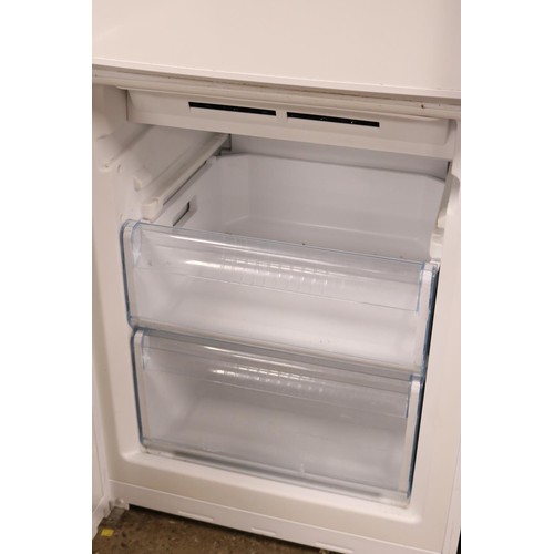 140 - Bosch fridge/freezer - warranted until 12 noon Tuesday following the above sale