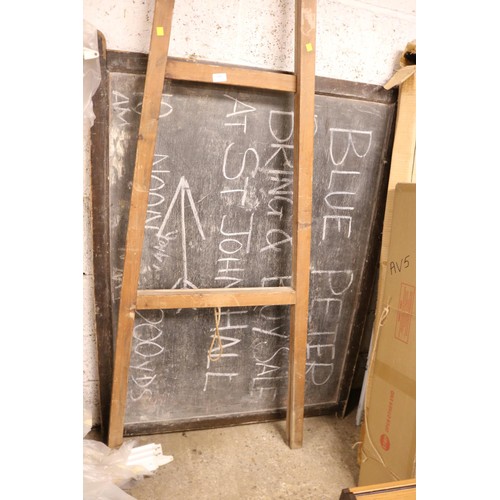 143 - Blackboard easel