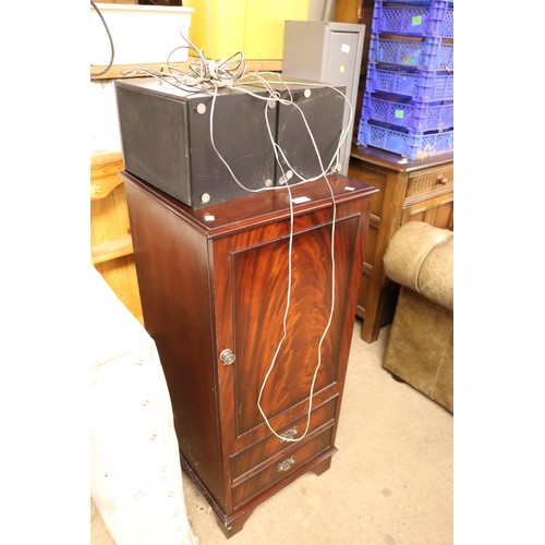 149 - Sony Hi Fi stereo in retro mahogany cabinet & speakers - warranted until 12 noon Tuesday following t... 