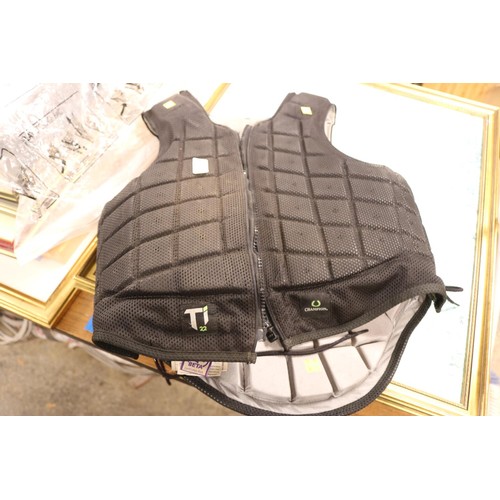 263 - Horse riding safety jacket/stab vest