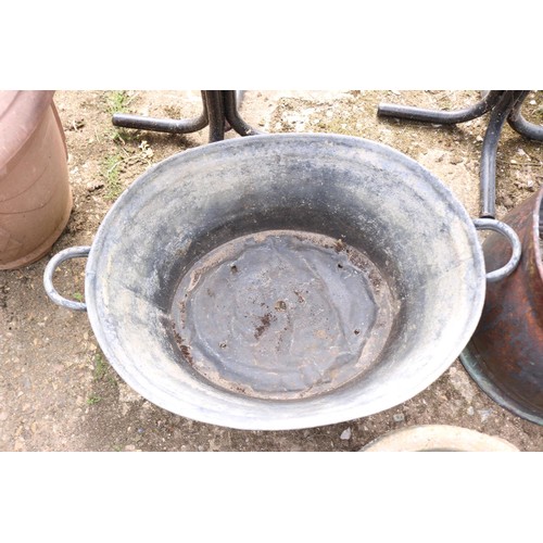 80 - Galvanised tub, small churn, coal scuttle (no base A/F)