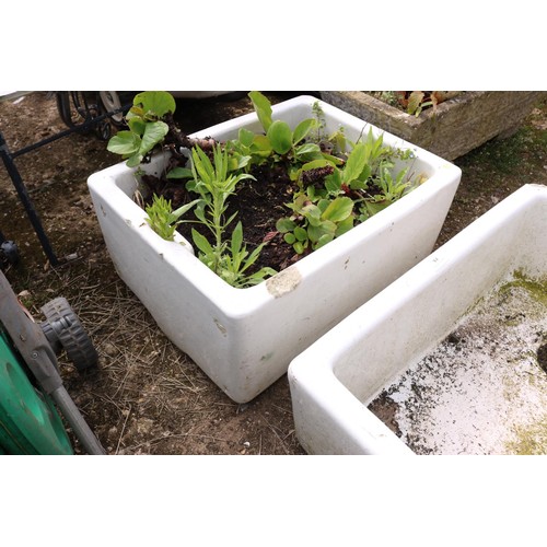 84 - Pair of belfast sinks