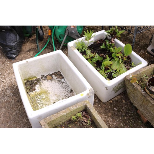 84 - Pair of belfast sinks