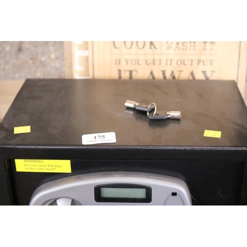 175 - Small safe with 2 keys