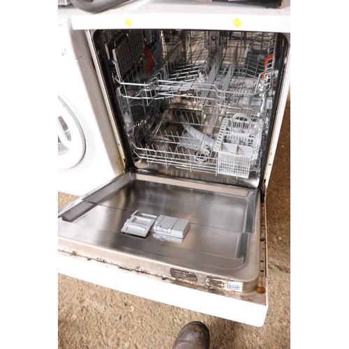 188 - Hotpoint experience dishwasher - warranted until 12 noon Tuesday following the above sale