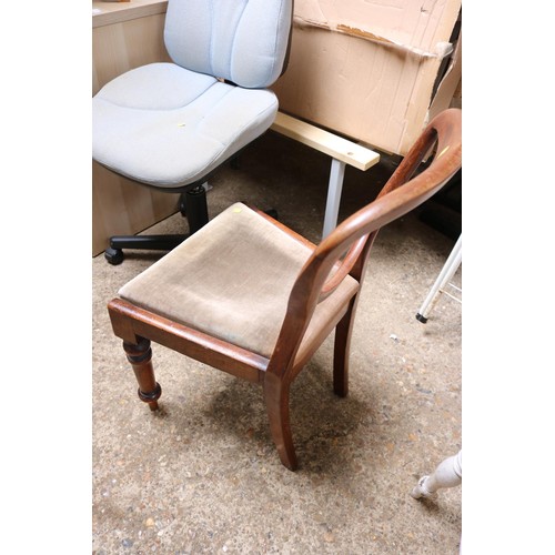 221 - Country carver armchair & 1 balloon back