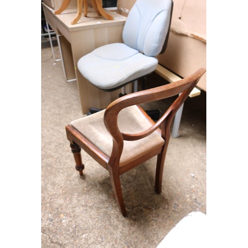 221 - Country carver armchair & 1 balloon back