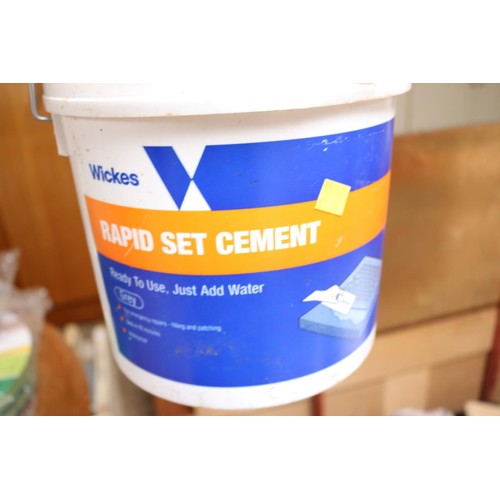 245 - Three tubs of rapid set cement