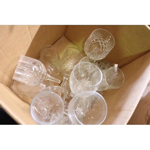 277 - ******Box of glass bowls & champagne glasses qty damage ******