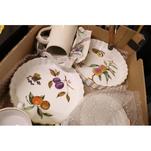 293 - Tray of soup tureens, flan cases & jug