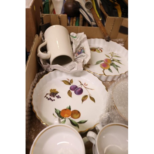 293 - Tray of soup tureens, flan cases & jug