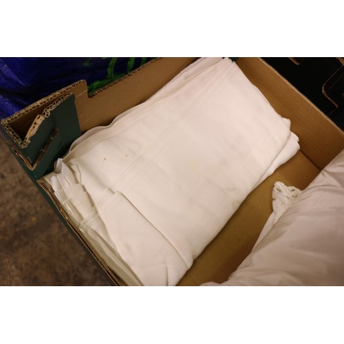 297 - Box, incl table cloths, etc