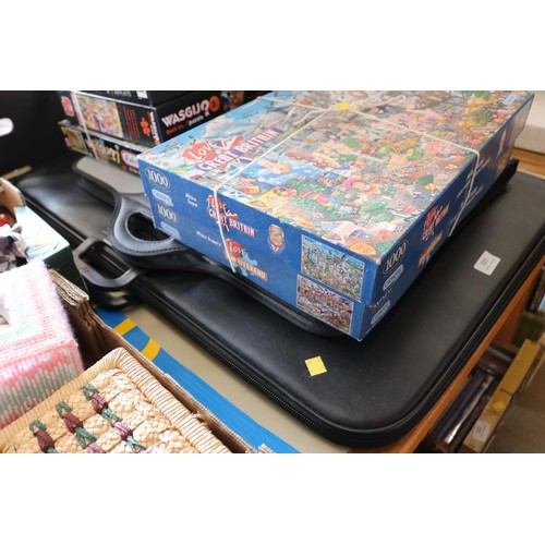 333 - 6 jigsaws & 2 jigsaw cases