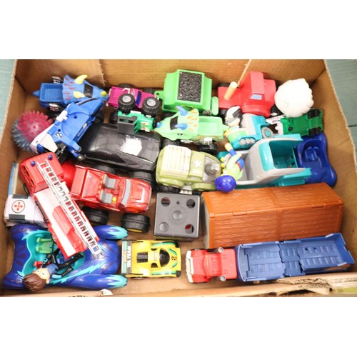 336 - 5 boxes of assorted toy cars & boxed games, etc