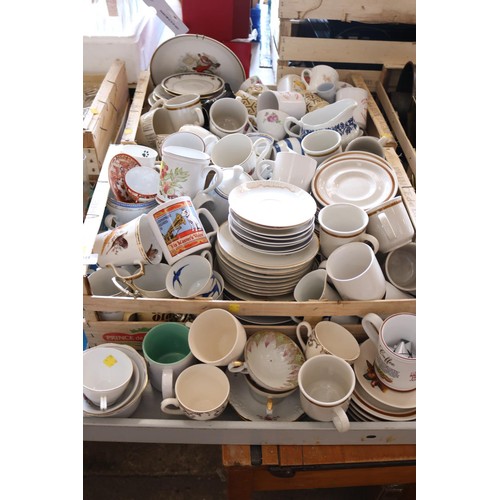 355 - Qty of various crockery