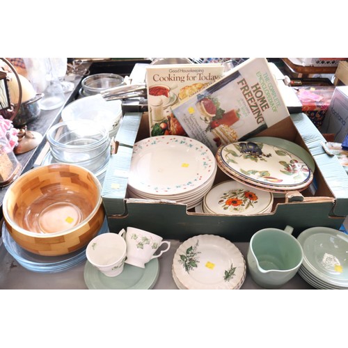 359 - Qty of kitchenware, incl Pyrex, sauce pans, cooling racks, crockery & books