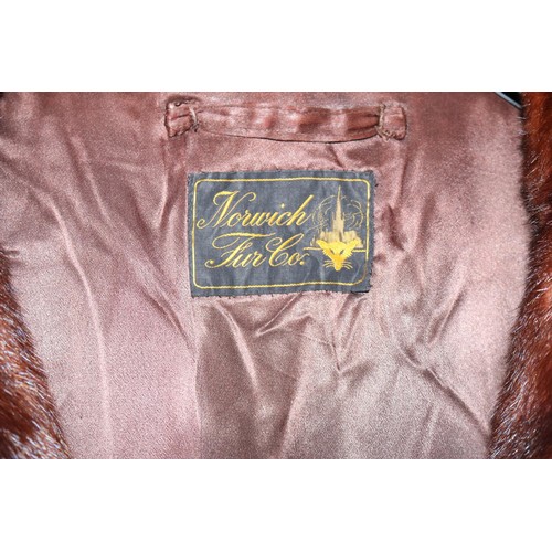 112 - Vintage Norwich Fur Co women's jacket/coat (no size)