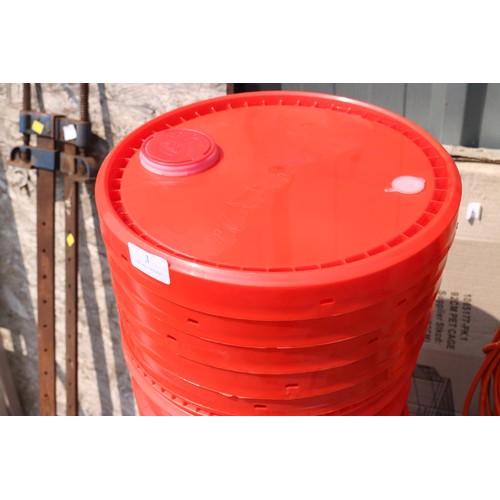 3 - Qty of red buckets