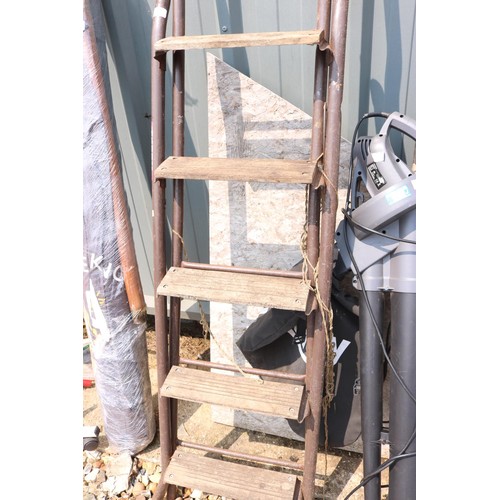 13 - Metal folding step ladder & wooden ladder