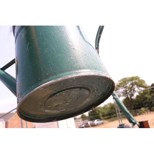 50 - Green modern galvanised watering can