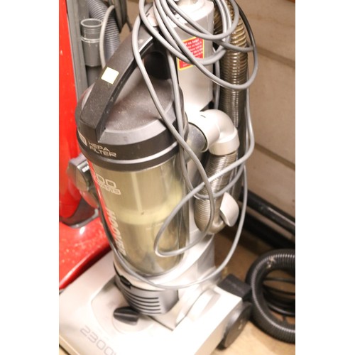 134 - Grey upright Hoover 300 vacuum cleaner - warranted until 12 noon Tuesday following the above sale