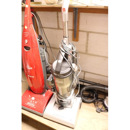 134 - Grey upright Hoover 300 vacuum cleaner - warranted until 12 noon Tuesday following the above sale