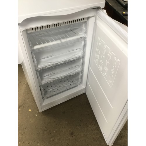 77A - Fridge freezer