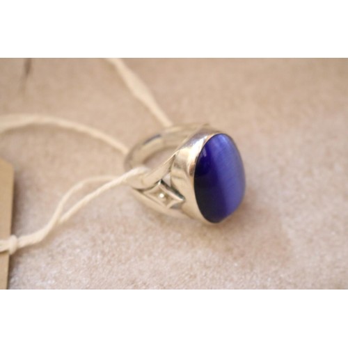 499 - Hallmarked silver ring - blue stone