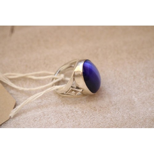 499 - Hallmarked silver ring - blue stone