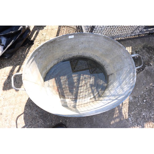 32 - Large galvanised bath