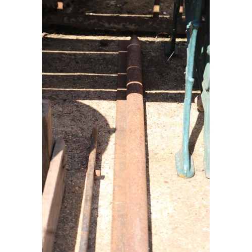 46 - Large iron crowbar, piece of flat metal, jack handle