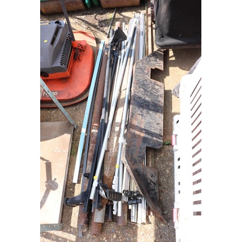 61 - Qty of poles, car roof bars, etc