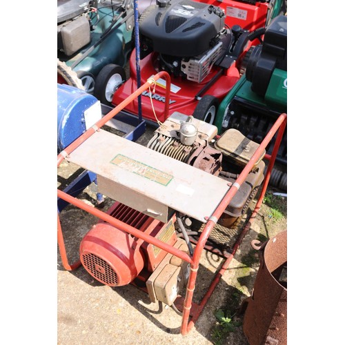 68 - 4HP Briggs & Stratton generator