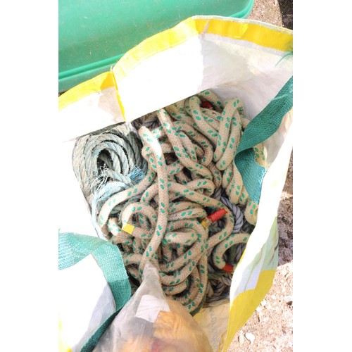 78 - Sealey tow rope TH250 with orange rope on reel & other rope & Billy goat collector bag