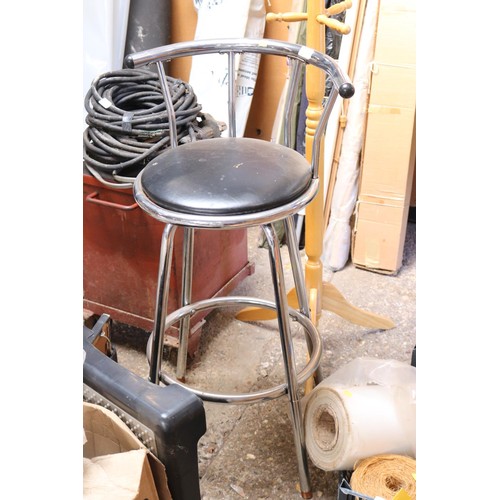 120 - Bar stool