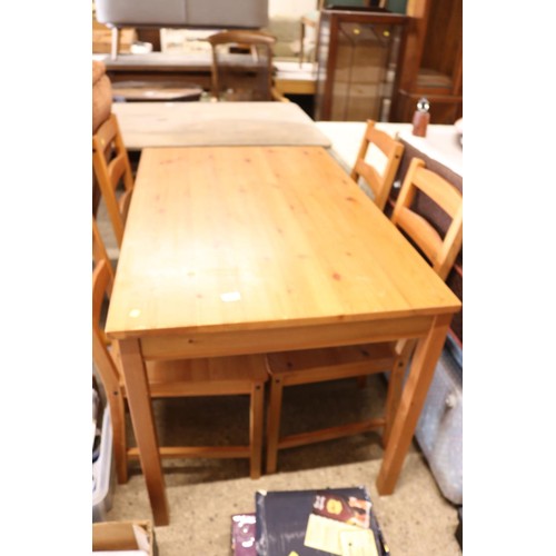 663 - Kitchen table & 4 chairs