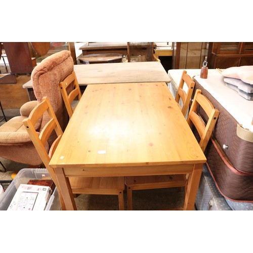 663 - Kitchen table & 4 chairs