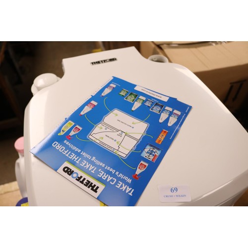 120 - Porta potti, brand new chemical loo, 2 litre pink & 2 litre blue chemicals